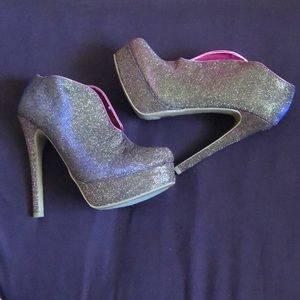 To die for Platform Pumps!